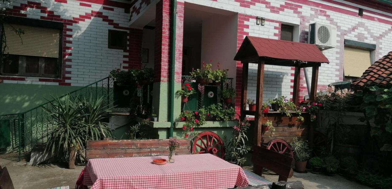 Etno Apartmani "Vlaska Kuca" Kladovo Exteriér fotografie
